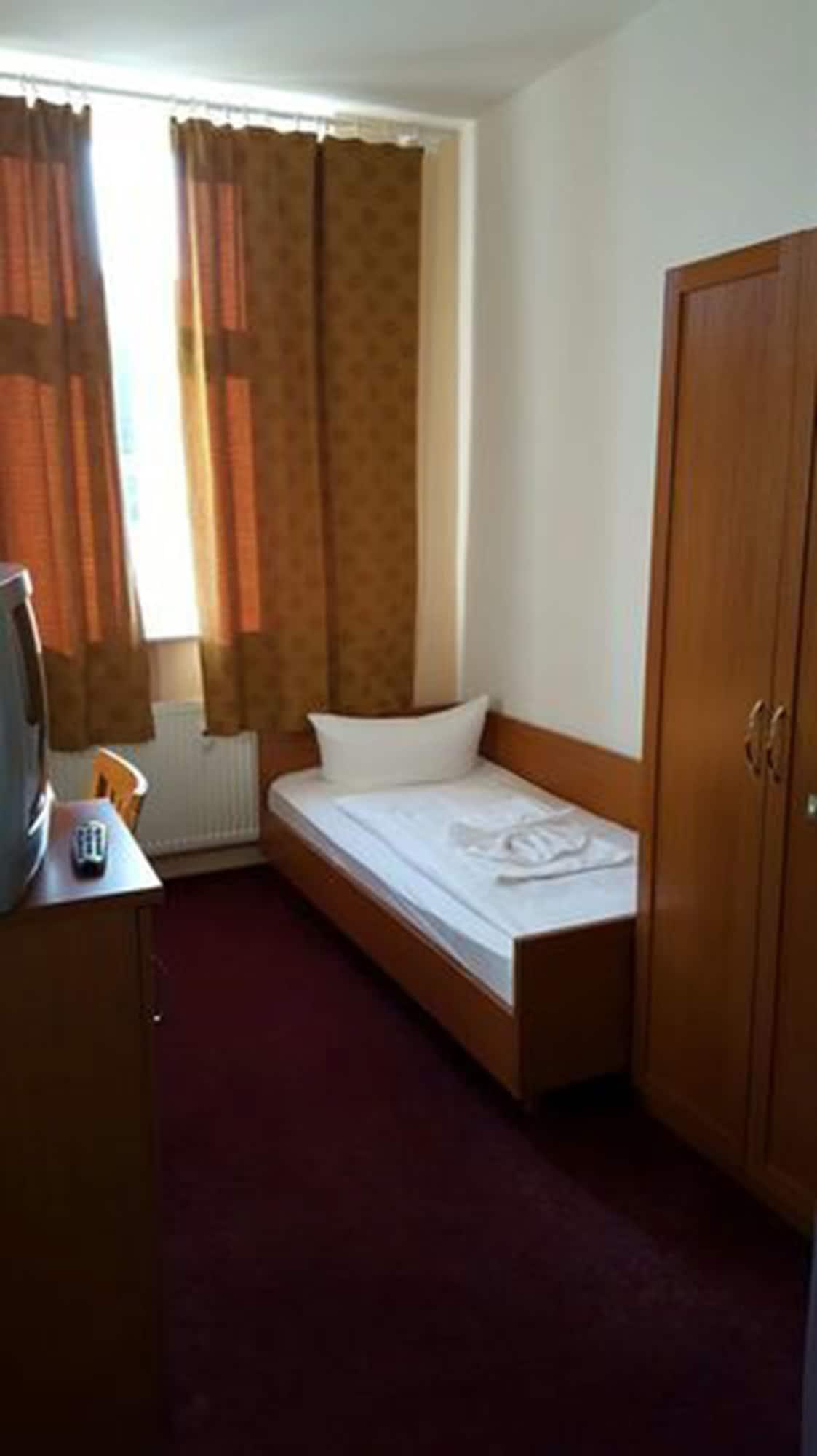 Aster An Der Messe Hotel