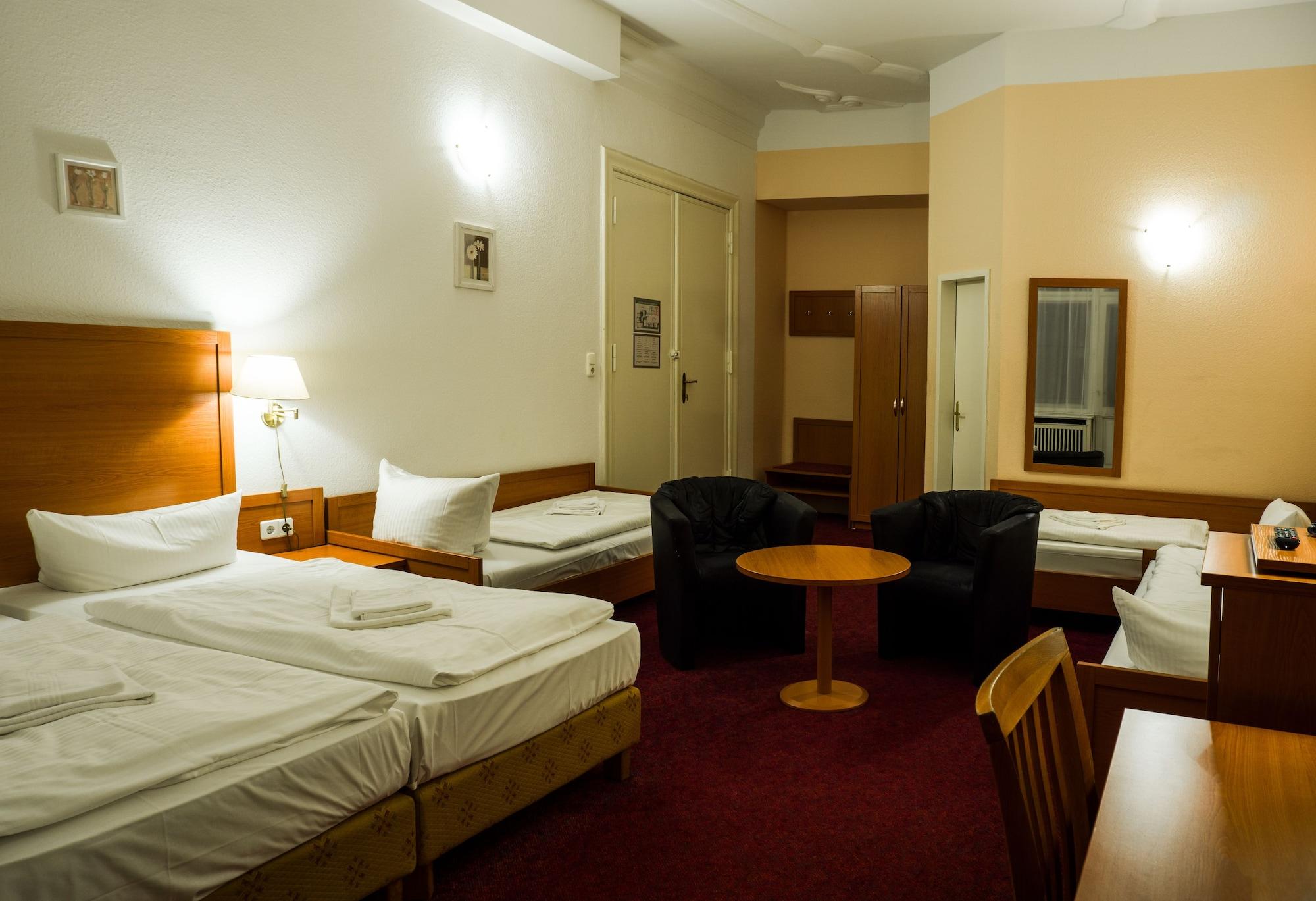 Aster An Der Messe Hotel