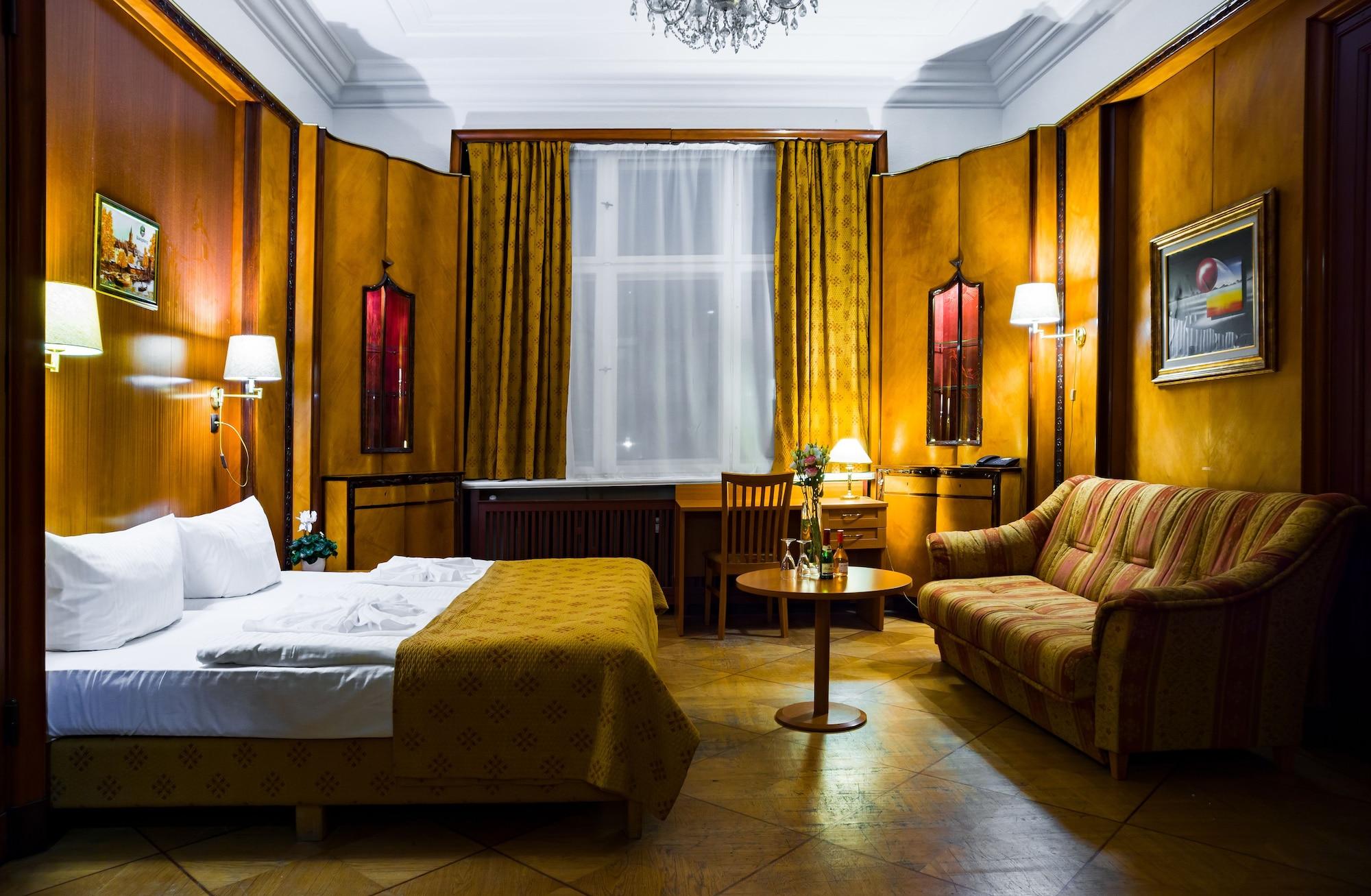 Aster An Der Messe Hotel