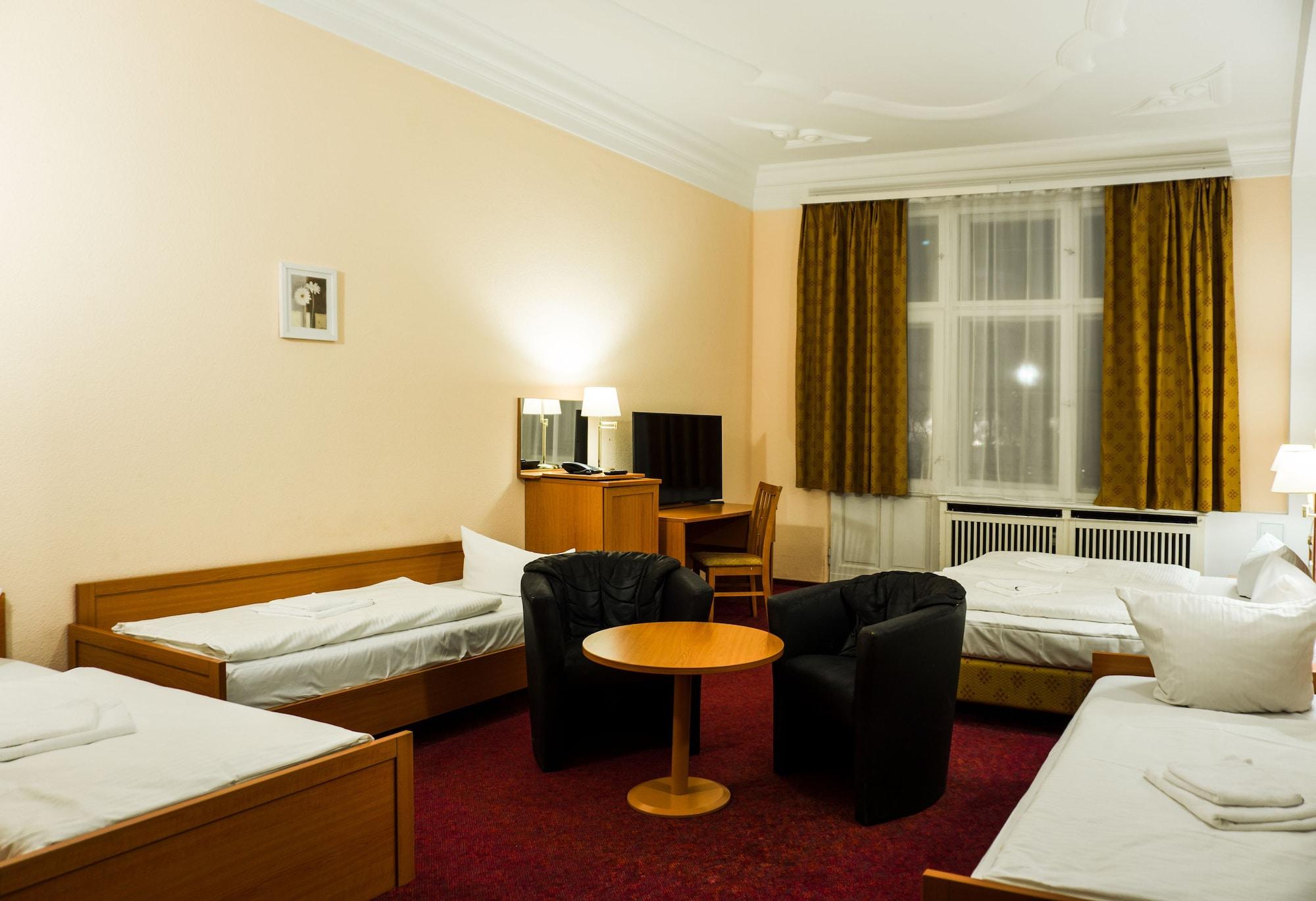 Aster An Der Messe Hotel 3*